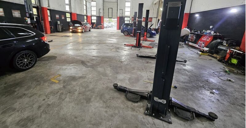 Vand service auto in sectorul 6 (in rate),